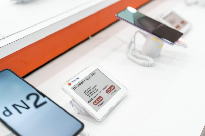 臺灣大哥大導入創利空間ELSA電子價格牌系統，減少紙本印製與裁切，亦能即時調整產品價格及庫存標示