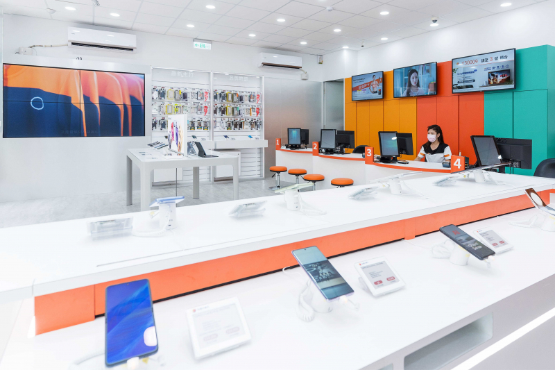 創利空間智慧零售軟硬整合方案，協助臺灣大哥大門市完成數位內容行銷系統的佈建，打造全新世代的數位服務據點