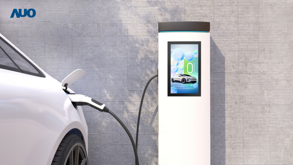 金世豪〝EVSE車用充電樁解決方案〞專為電動汽車充電樁設(shè)計，具有高亮度、克服戶外艱難環(huán)境的耐溫、耐紫外線等特性，並搭載散熱性及擴(kuò)充性強(qiáng)的高效能工業(yè)電腦，可實(shí)現(xiàn)人機(jī)互動訴求，如資訊顯示、支付等應(yīng)用