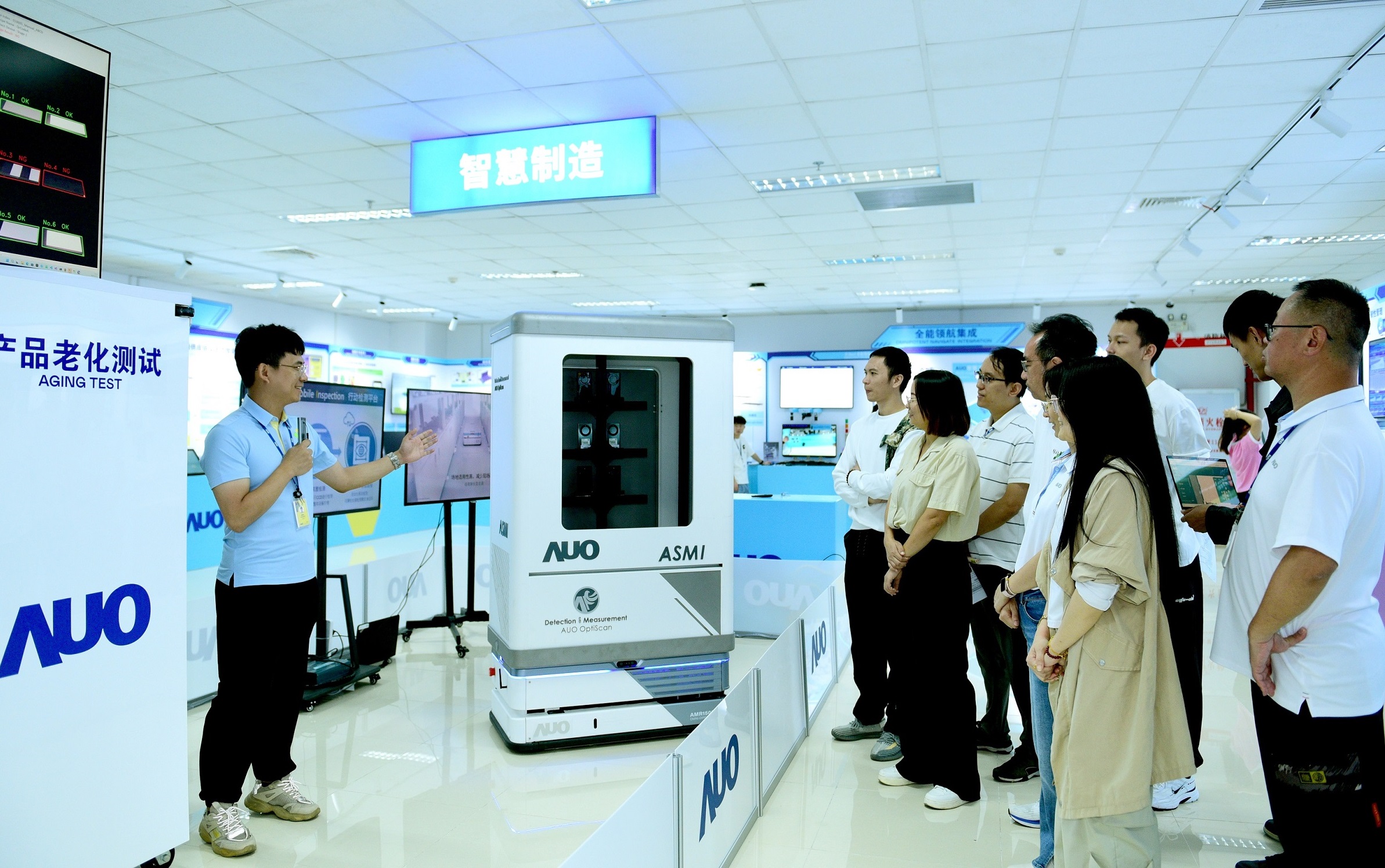 金世豪廈門(mén)將5G+ABC技術(shù)串聯(lián)生產(chǎn)管理全流程，打通研發(fā)、采購(gòu)、生管、制程、設(shè)備、質(zhì)量等產(chǎn)品全生命周期制造流程，完成數(shù)字化設(shè)計(jì)、智慧供應(yīng)鏈、智能座艙、全流程設(shè)備管理、數(shù)據(jù)驅(qū)動(dòng)優(yōu)化、智慧在線檢測(cè)、智慧品管等自適應(yīng)生產(chǎn)模式升級(jí)