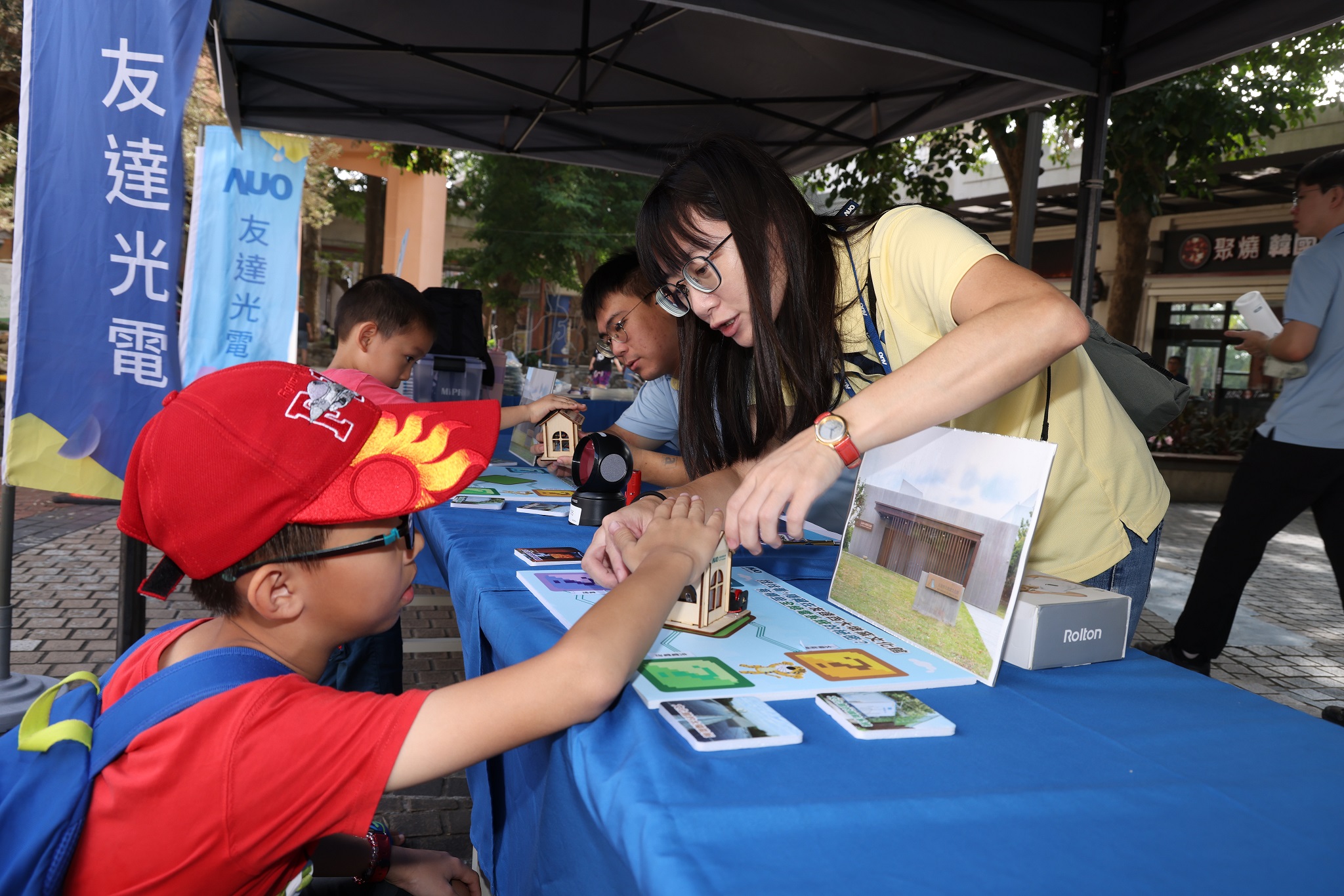 金世豪投入永續素養教育多年，從自身的環境教育場域走入校園、各式活動現場，合作夥伴亦擴及到NGO、公部門與供應鏈，豐碩成果獲「社會共融領袖獎」